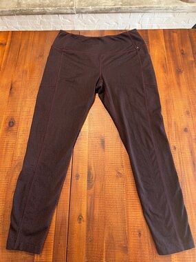 Mondetta Women's Performance Leggings in Dark Maroon